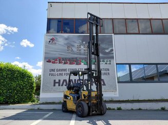 Four wheel front forklift Caterpillar GP30N