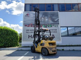 Four wheel front forklift Caterpillar GP30N