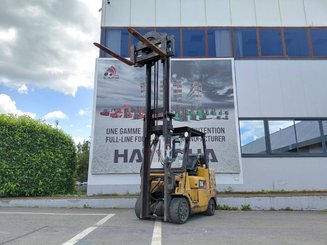 Four wheel front forklift Caterpillar GC40K