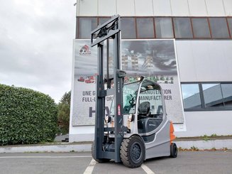 Four wheel front forklift STILL RX60-40
