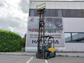 Four wheel front forklift TCM FD25T3