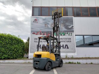 Four wheel front forklift TCM FD25T3