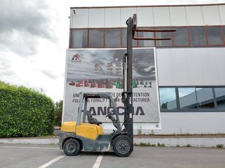 Four wheel front forklift TCM FD30T3