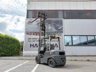 Four wheel front forklift TCM FD30T3