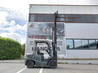 Four wheel front forklift TCM FD30T3