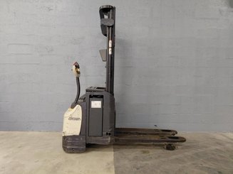 Pedestrian pallet stacker Crown ESI4000-12 - 6