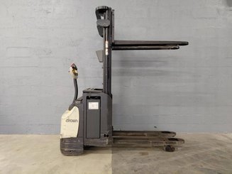 Pedestrian pallet stacker Crown ESI4000-12 - 7