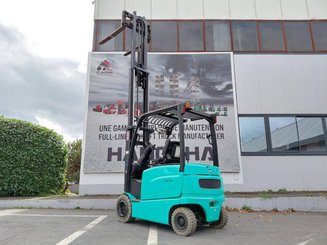 Four wheel front forklift Hyster J2.50XM