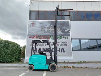 Four wheel front forklift Hyster J2.50XM