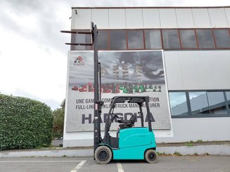 Four wheel front forklift Hyster J2.50XM