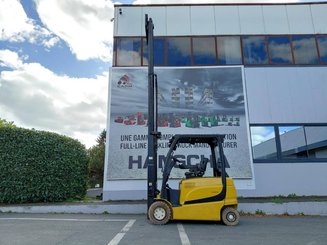 Four wheel front forklift Yale ERP25VL
