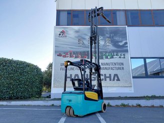 Three wheel front forklift Yale ERP18VTL