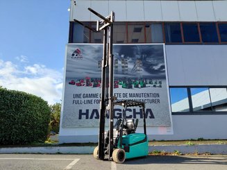 Three wheel front forklift Yale ERP18VTL