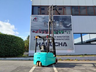 Three wheel front forklift Yale ERP18VTL
