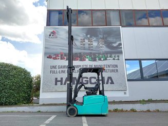 Three wheel front forklift Hyster J160XNT