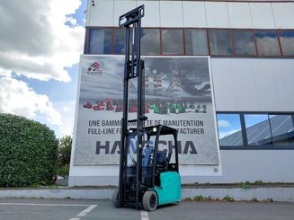 Three wheel front forklift Hyster J160XNT