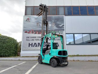 Four wheel front forklift Yale GDP25VX
