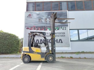 Four wheel front forklift Yale GDP25VX