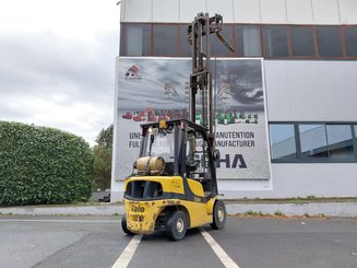 Four wheel front forklift Yale GLP25VX