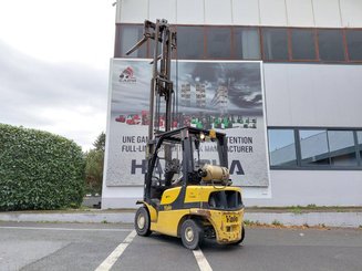 Four wheel front forklift Yale GLP25VX