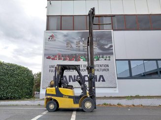 Four wheel front forklift Yale GLP25VX