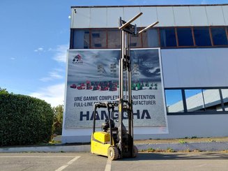 Three wheel front forklift Yale ERP18VTL