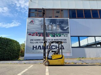 Three wheel front forklift Yale ERP18VTL