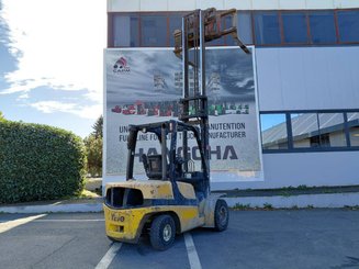 Four wheel front forklift Yale GDP35VX