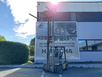 Four wheel front forklift Yale GDP35VX