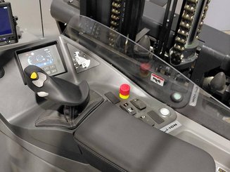 Multi-directional retractable mast reach truck Mitsubishi RBM25 N3 - 9