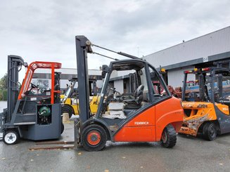 Four wheel front forklift Fenwick H30D