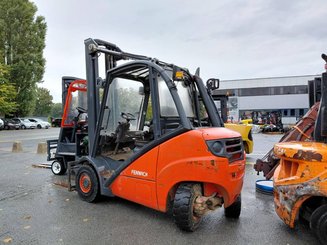 Four wheel front forklift Fenwick H30D