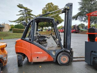 Four wheel front forklift Fenwick H30D