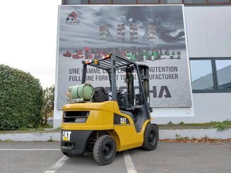 Four wheel front forklift Caterpillar GP25N - 4