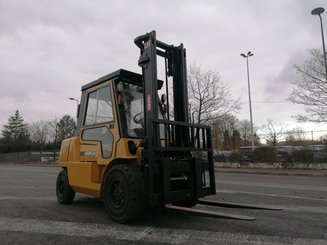 Four wheel front forklift Caterpillar GP40K - 1