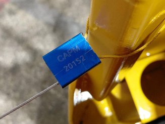 Multi-directional retractable mast reach truck Caterpillar NRM20K