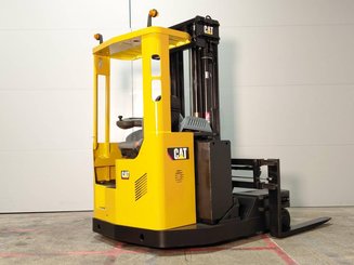 Multi-directional retractable mast reach truck Caterpillar NRM20K - 4