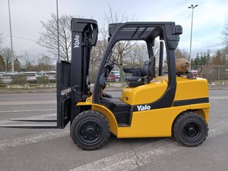 Four wheel front forklift Yale GLP40 VX - 4
