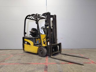 Three wheel front forklift Caterpillar EP18NT