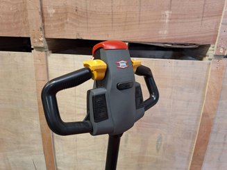 Pedestrian pallet truck Hangcha CBD16-ET
