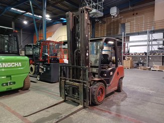 Four wheel front forklift Hangcha XF35G - 1