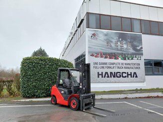 Four wheel front forklift Hangcha XF25G - 1