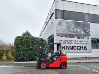 Four wheel front forklift Hangcha XF25G - 2