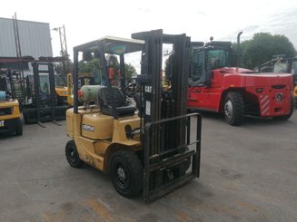 Four wheel front forklift Caterpillar GP25K