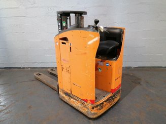 Stand-on pallet stacker STILL SD20 - 4