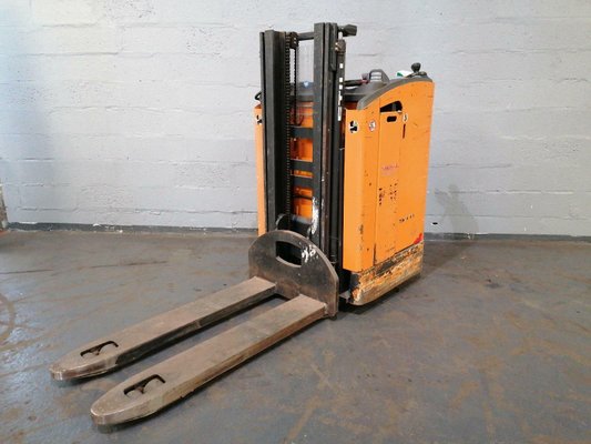 Stand-on pallet stacker STILL SD20 - 1