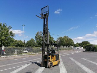 Four wheel front forklift Caterpillar EC25N - 3