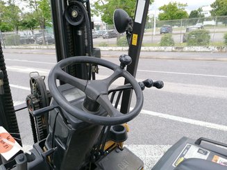 Four wheel front forklift Caterpillar EC25N