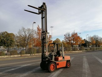 Four wheel front forklift Nissan EGH02A30U - 2