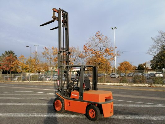 Four wheel front forklift Nissan EGH02A30U - 1